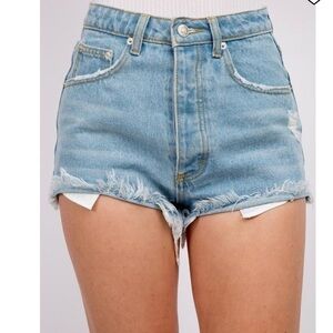 Signature 8 FRAYED DENIM SHORTS frayed hem light wash Small
